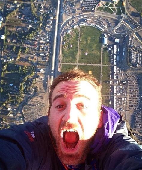 22 Unbelievable Extreme Selfies That Are So Awesome They Should Win