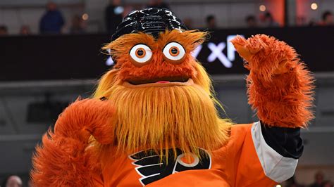 flyers gritty mascot cleared  alleged assault   year