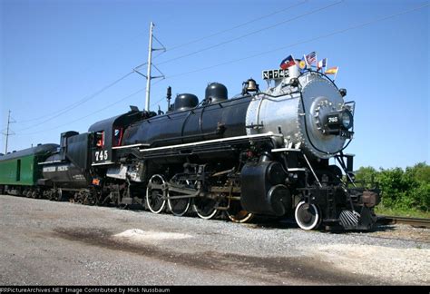 southern pacific   mikado type locomotive built   constructed   freight engine
