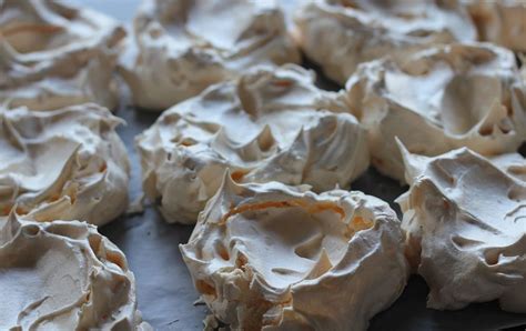 meringues recipe easy meringues delicious desserts