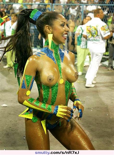 valeriavalenssa brasil brazil brazilian puta carnaval hot nude nudeinpublic boobs