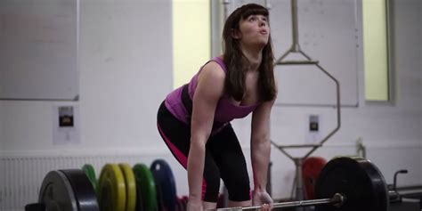 oxford university powerlifting club shows us all how to lift like a girl