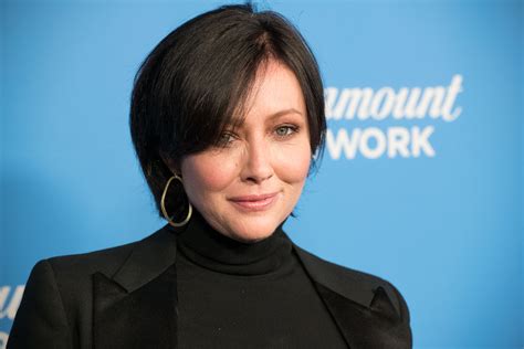 shannen doherty age height    tall   heavycom