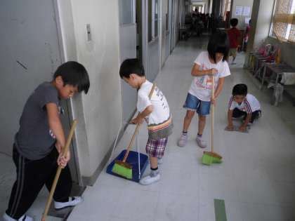 simplest ways    children clean  home companion maids