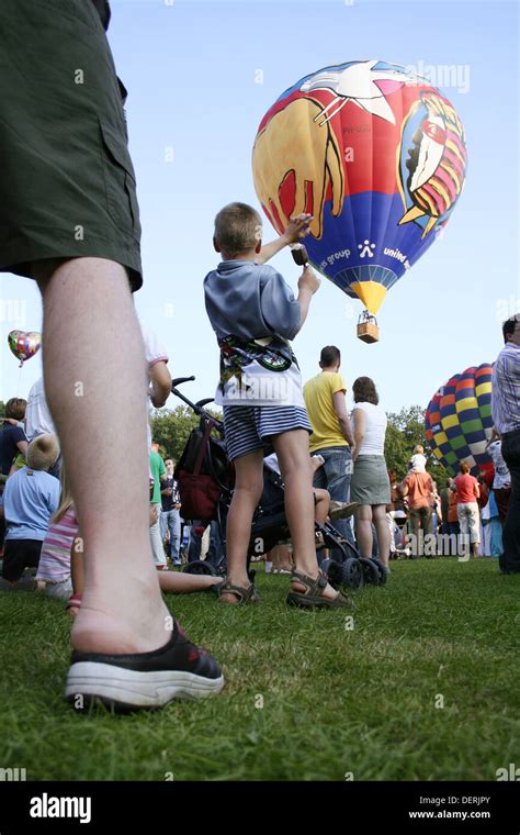 Spectators On Hot Air Balloon Festival Ballonfiesta Barneveld