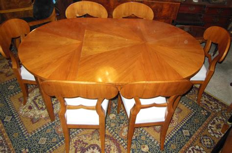 runder biedermeier stil tisch mit  einlegeplatten ovaler biedermeier