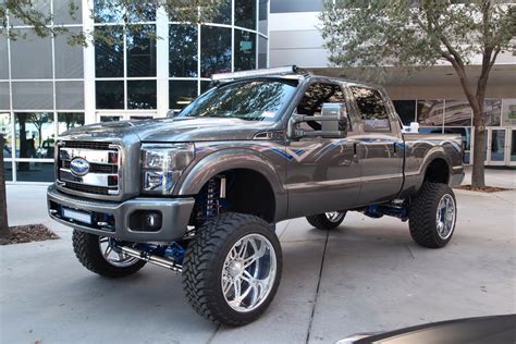 ford  super duty lifted amazing photo gallery  information  specifications