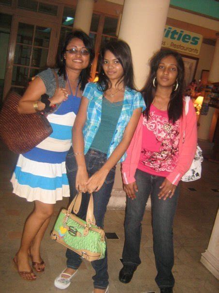 srilankan girls club srilankan girls hot photo