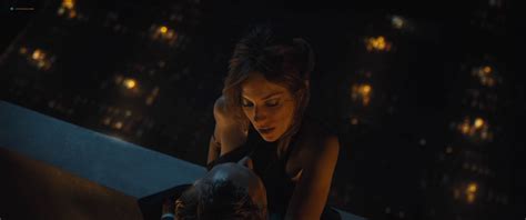 sienna miller nude boobs and hot sex high rise 2015 hd 1080p