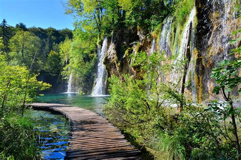 ultimate guide  visiting plitvice lakes national park croatia