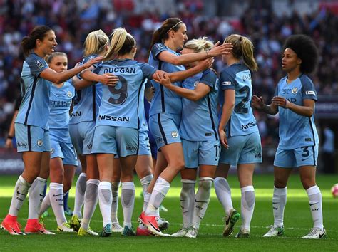 manchester city women win  fa cup    time  front   record breaking crowd