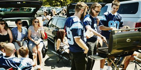 This Company Wants To Pay You To Attend Football Tailgates