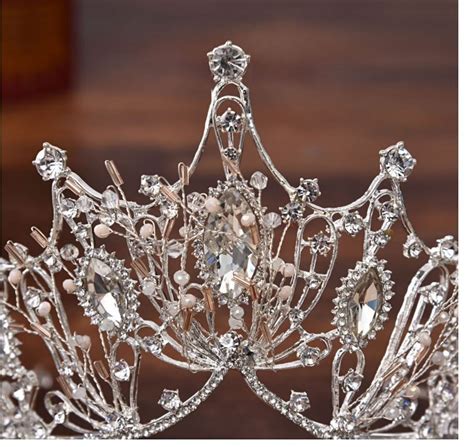 brides crown queens sparkling diamond  air  exquisite full