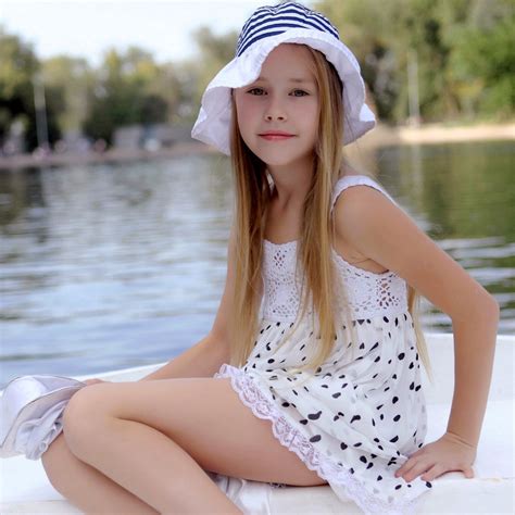 comments hannaf cute blonde girl on a boat 1024 x 1024