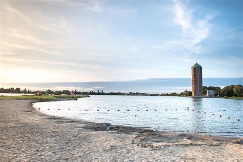 watertoren aalsmeer aan westeinderplassen visitaalsmeernl