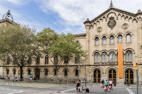 top  universities  barcelona