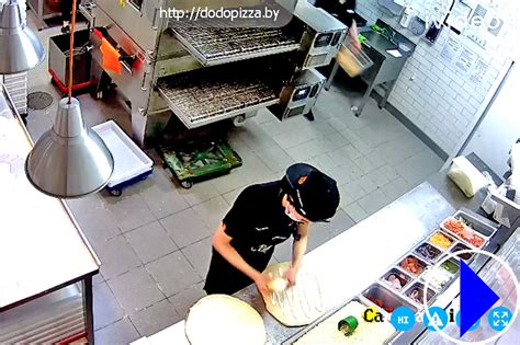 pizza making at dodo pizza live webcam