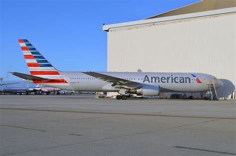 video  photo  american airlines livery   boeing  airlinereporter