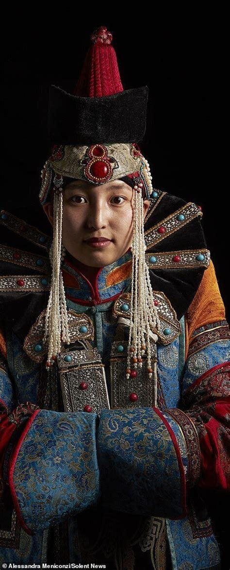 Traditional Clothes Mongols Sudden Wealth Pictolic