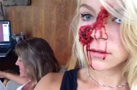 this girl s hilarious how to scare your mom video just went crazy viral on facebook