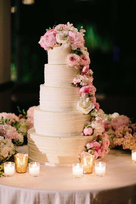 fresh flowers   wedding cake