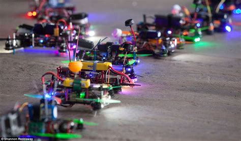 carreras de drones despegan en torrelavega   indoor de pelicula