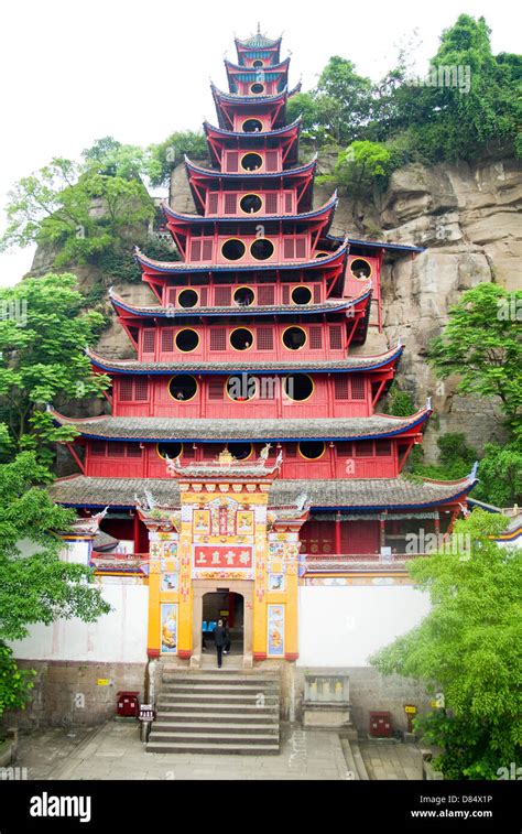 shibaozhai pagoda fotos und bildmaterial  hoher aufloesung alamy