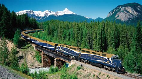 canada train travel travelsquire