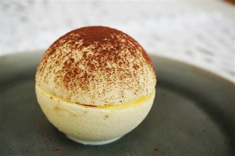 dessert de noel les domes  spheres de tiramisu glace blog cuisine
