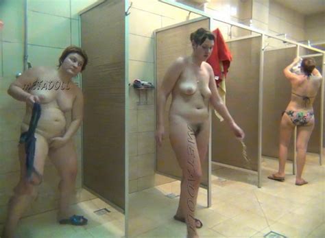 swimming pool shower 124 134 spy camera in a public shower