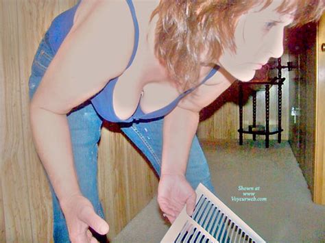 topless wife housework september 2010 voyeur web