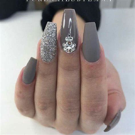 bring  party   nails   latest big trend creative