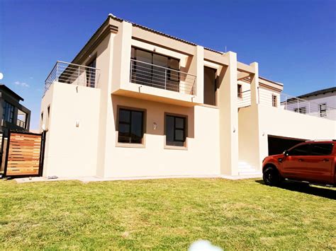 luxury  bedrooms house  blue valley golf estate midrand south africa