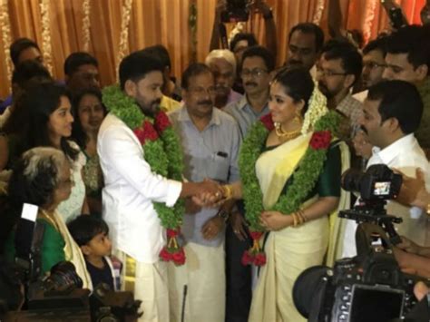 malayalam stars dileep and kavya madhavan got married photos movieraja collection of movie