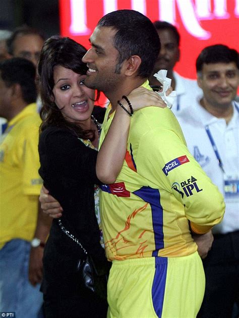 Cricketer Ms Dhoni S Wife Sakshi Is Summoned By Delhi Court Over Real