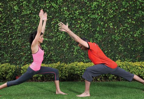 yoga en pareja para mejorar tu vida sexual women s health
