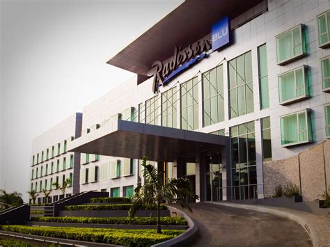 radisson blu opens   hotel  nigeria ventures africa