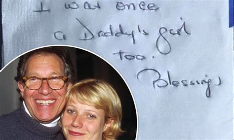 Gwyneth Paltrow Bonds With Flight Attendant Over Fathers Daily Mail