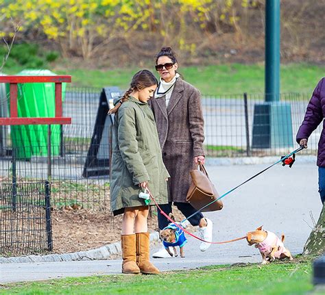 katie holmes and suri cruise fleeing nyc they re pictured