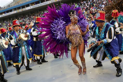 brasil vibro al ritmo de la samba en su primer  de carnaval