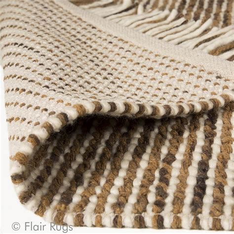 tapis laine tisse maison parallele