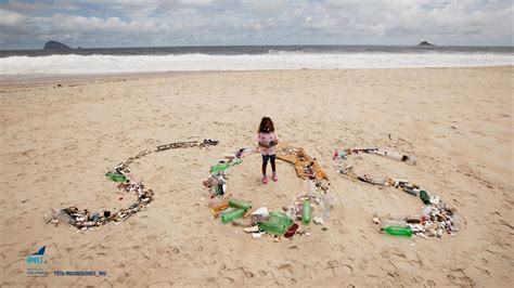 praias ficam repletas de lixo após virada ciclovivo