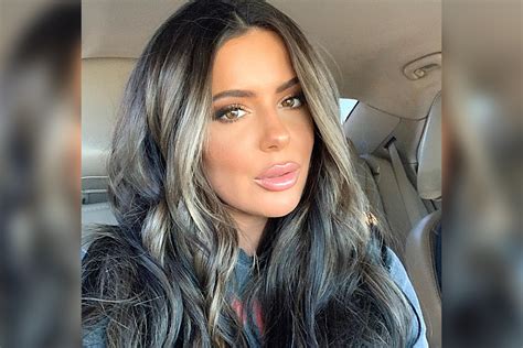 Brielle Biermann Teases New Purple Hair Color The Daily Dish