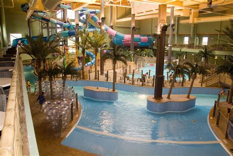 maui sands resort indoor waterpark lazy river sandusky ohio