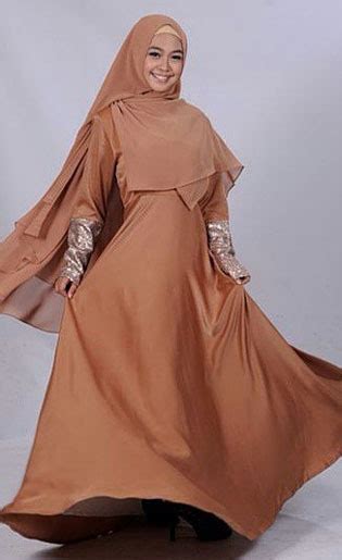 foto gaya hijab ria yunita adik oki setiana dewi yang populer di instagram