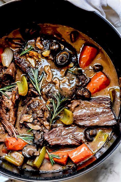 moms pot roast recipe foodiecrushcom    easy gravy