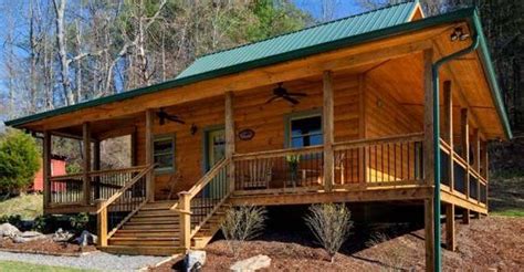 nice cabin  wrap  porch cozy homes life cabin   woods holzhaus gemuetliches haus