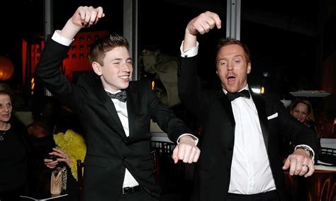 golden globes 2013 damian lewis proves his dancing skills