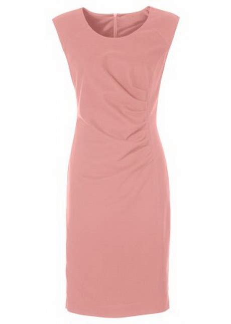 oud roze jurk mode en stijl