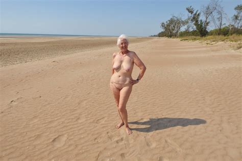 Slut Wife Sue Palmer Getting An All Over Tan In Australia 7 Pics